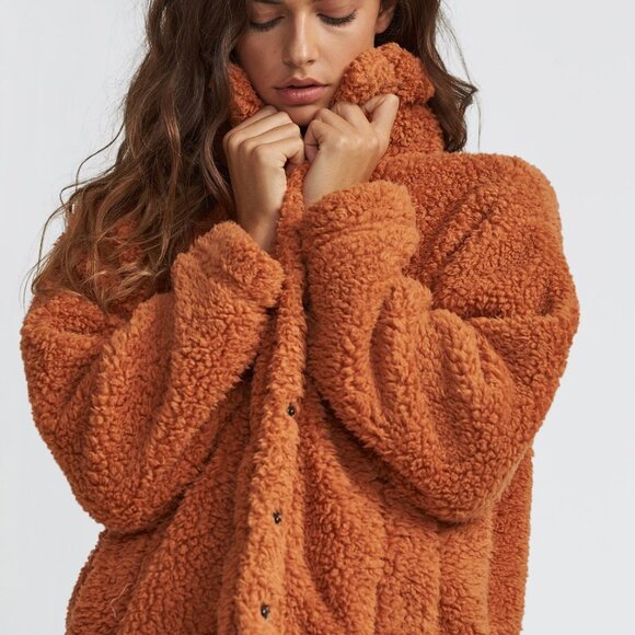 Billabong Cozy Days Sherpa Jacket - Size Large, Gently Used, Warm & Stylish - Picture 1 of 5